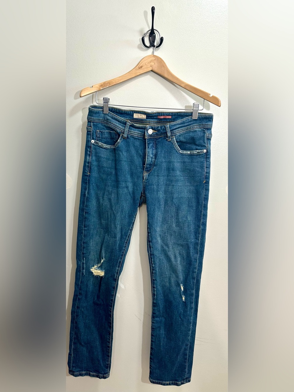 Pilcro Anthropologie Medium Wash Jeans Cropped Distressed Slim Boyfriend Size 28